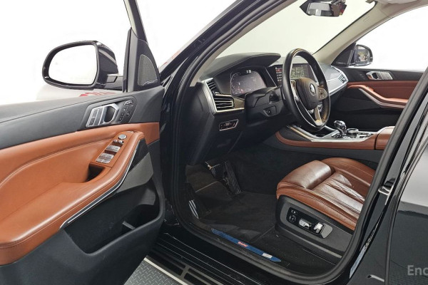 2022 BMW X7 с пробегом 83 318 км