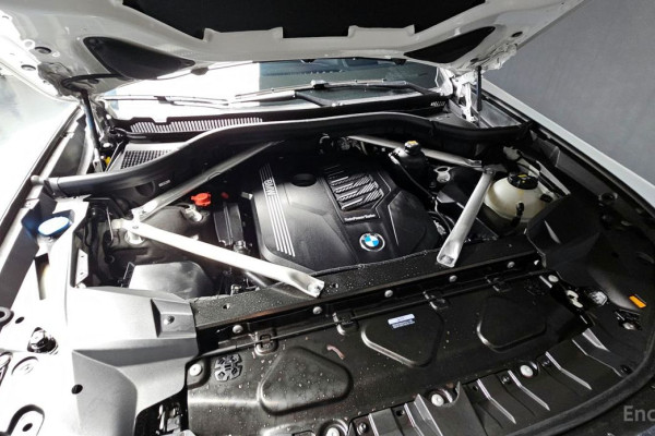 2022 BMW X7 с пробегом 13 913 км