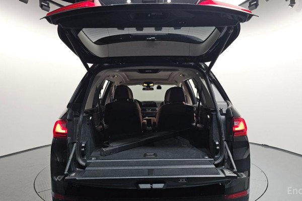 2022 BMW X7 с пробегом 83 318 км