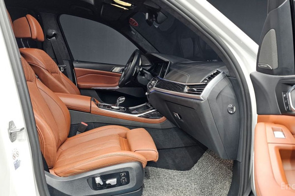 2022 BMW X7 с пробегом 13 913 км