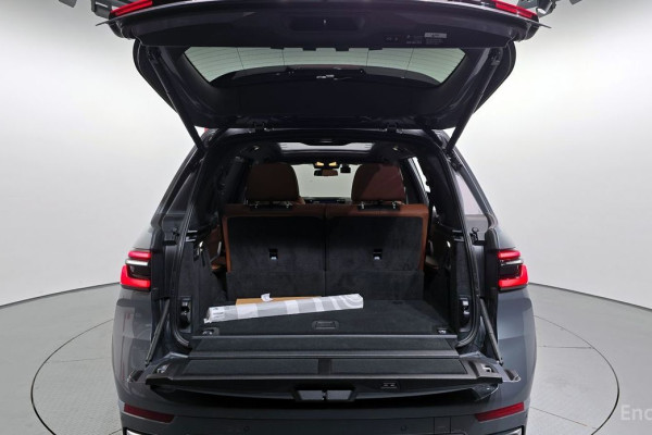 2022 BMW X7 с пробегом 12 240 км