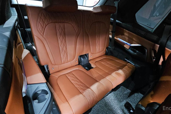 2022 BMW X7 с пробегом 13 913 км