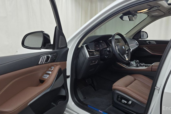 2022 BMW X7 с пробегом 15 872 км