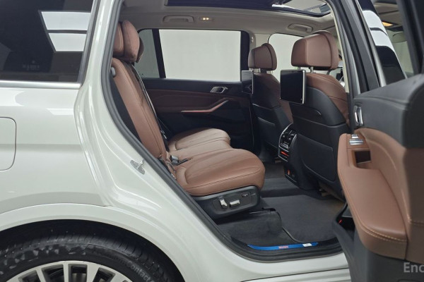 2022 BMW X7 с пробегом 15 872 км