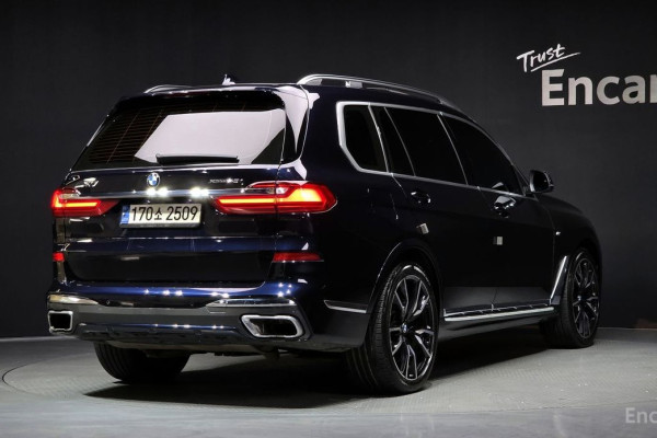 2022 BMW X7 с пробегом 89 980 км