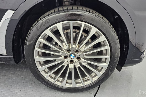 2022 BMW X7 с пробегом 19 604 км