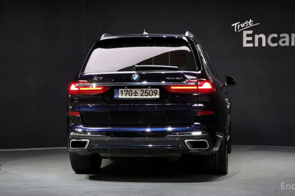 2022 BMW X7 с пробегом 89 980 км