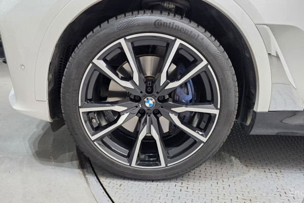 2022 BMW X7 с пробегом 45 061 км