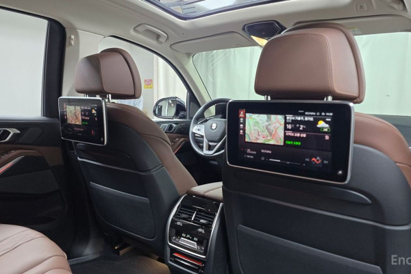 2022 BMW X7 с пробегом 15 872 км