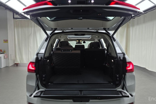 2022 BMW X7 с пробегом 15 872 км