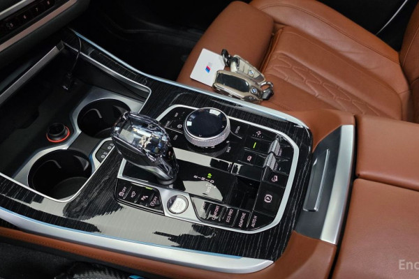 2022 BMW X7 с пробегом 45 061 км