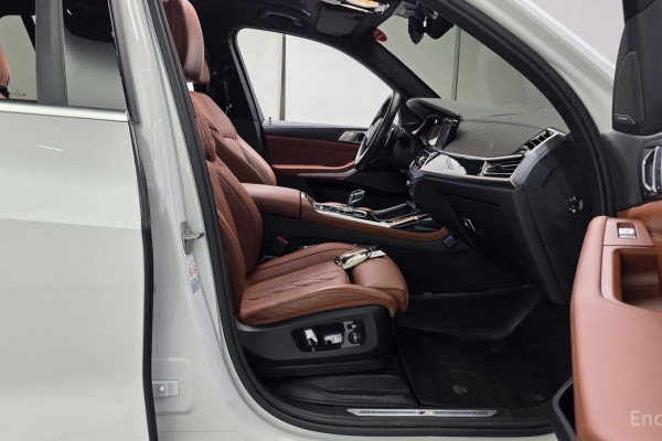 2022 BMW X7 с пробегом 45 061 км