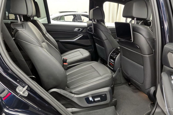 2022 BMW X7 с пробегом 89 980 км