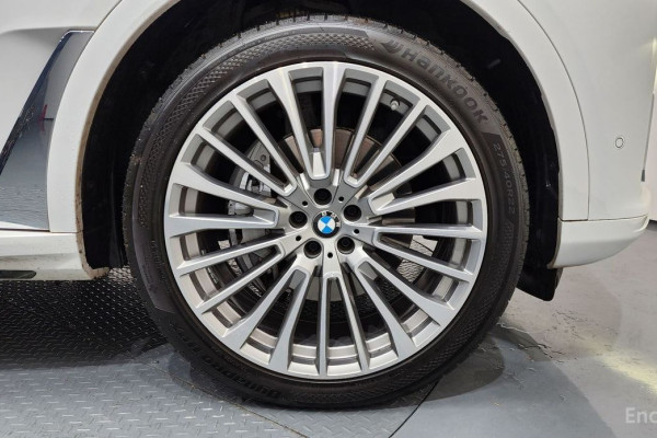 2022 BMW X7 с пробегом 37 332 км