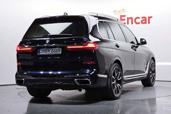 2022 BMW X7 с пробегом 109 377 км
