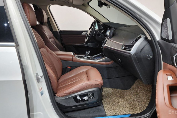 2022 BMW X7 с пробегом 37 332 км