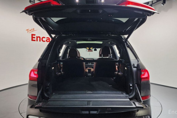 2022 BMW X7 с пробегом 62 088 км