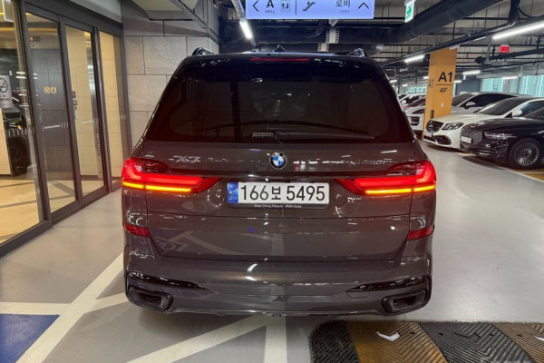2022 BMW X7 с пробегом 23 616 км