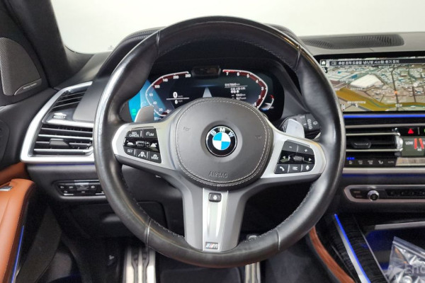 2022 BMW X7 с пробегом 75 645 км