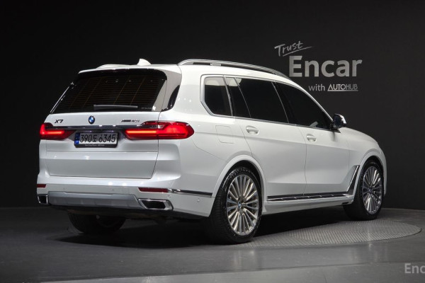 2022 BMW X7 с пробегом 23 573 км