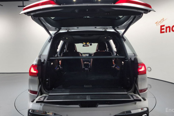 2022 BMW X7 с пробегом 75 645 км