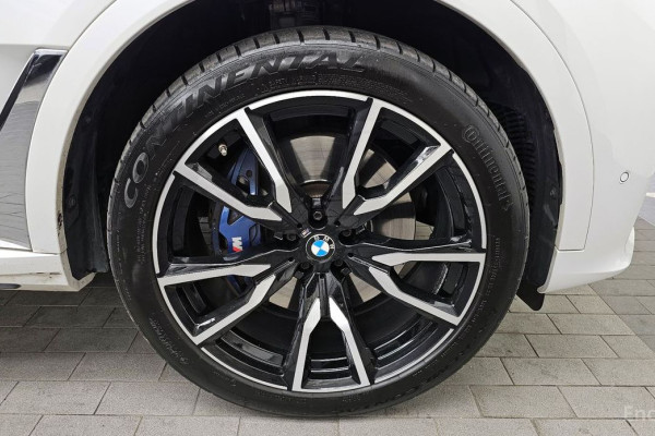 2022 BMW X7 с пробегом 63 032 км