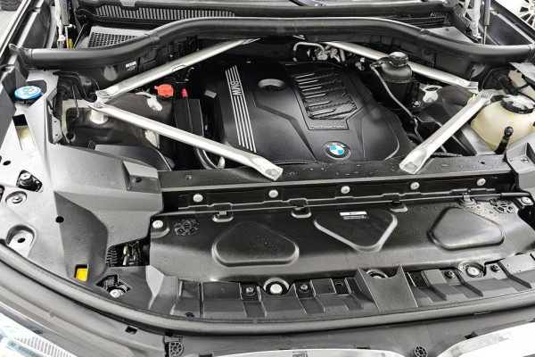 2022 BMW X7 с пробегом 63 032 км