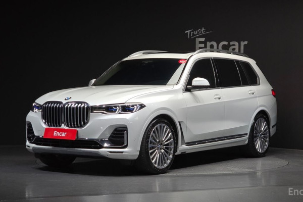 2022 BMW X7 с пробегом 23 573 км
