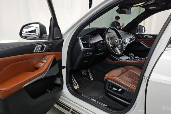 2022 BMW X7 с пробегом 63 032 км