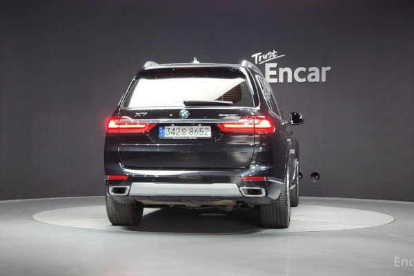 2022 BMW X7 с пробегом 28 250 км