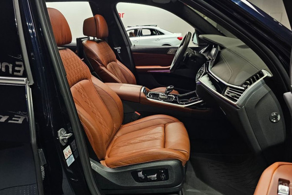 2022 BMW X7 с пробегом 32 640 км