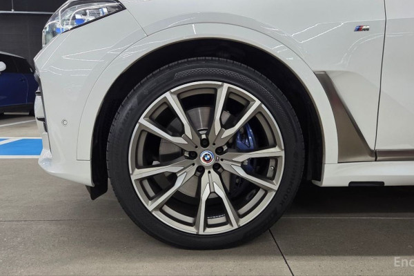 2022 BMW X7 с пробегом 44 400 км