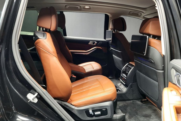 2022 BMW X7 с пробегом 28 250 км