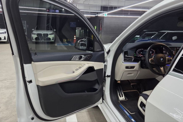 2022 BMW X7 с пробегом 44 400 км