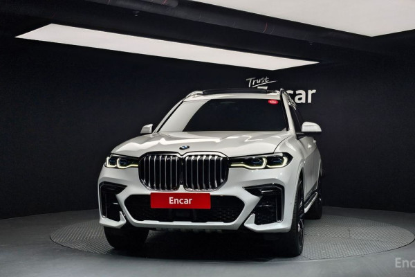 2022 BMW X7 с пробегом 43 664 км