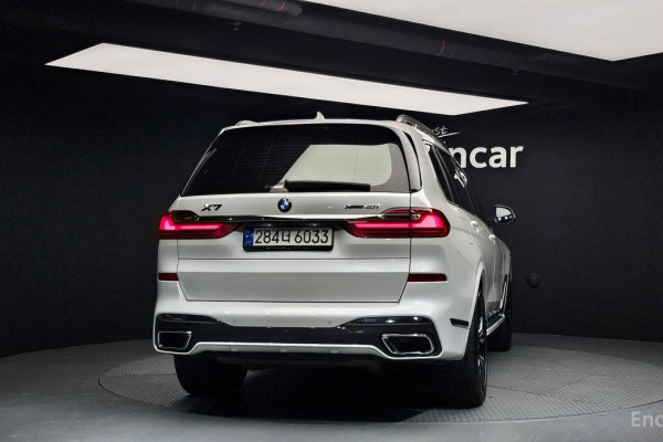 2022 BMW X7 с пробегом 43 664 км