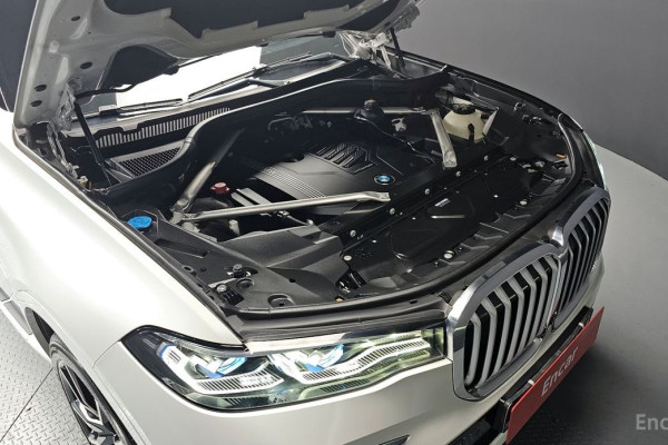 2022 BMW X7 с пробегом 43 664 км