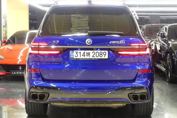 2022 BMW X7 с пробегом 27 497 км