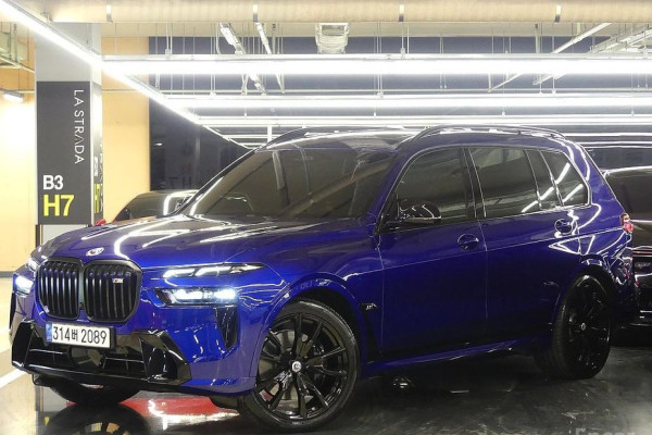 2022 BMW X7 с пробегом 27 497 км