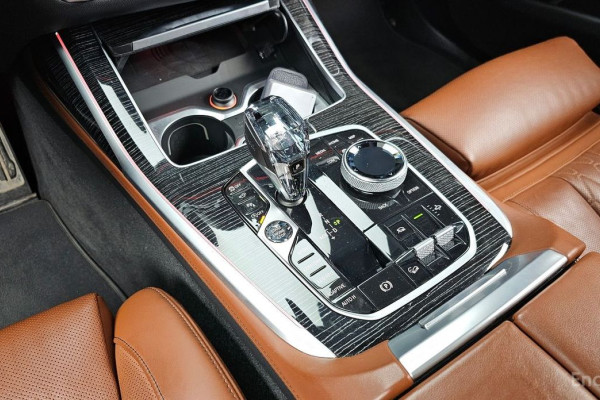 2022 BMW X7 с пробегом 43 664 км