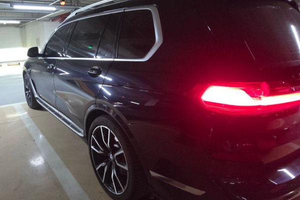 2022 BMW X7 с пробегом 44 500 км
