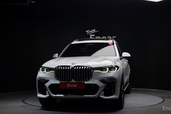 2022 BMW X7 с пробегом 26 713 км