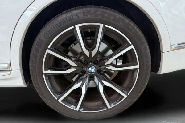 2022 BMW X7 с пробегом 31 086 км