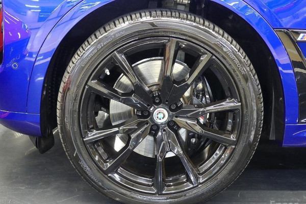 2022 BMW X7 с пробегом 27 497 км