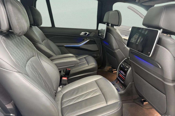 2022 BMW X7 с пробегом 31 086 км