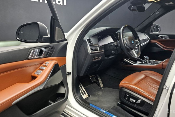 2022 BMW X7 с пробегом 43 664 км