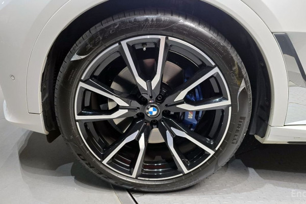 2022 BMW X7 с пробегом 26 713 км