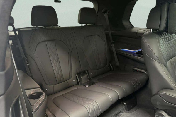 2022 BMW X7 с пробегом 31 086 км