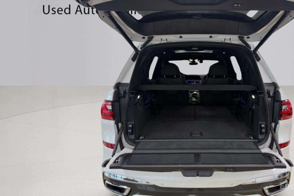 2022 BMW X7 с пробегом 31 086 км