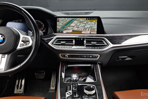 2022 BMW X7 с пробегом 43 664 км